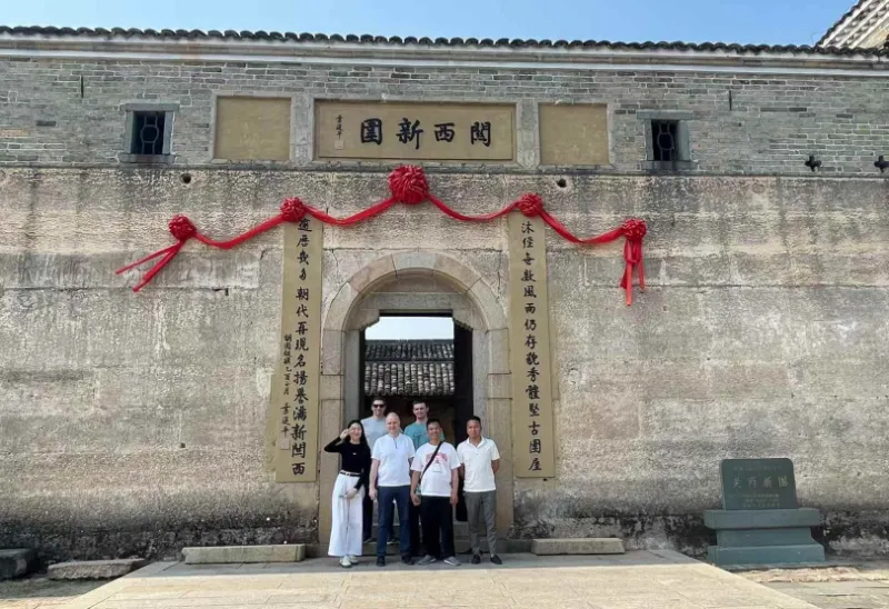 व्यवसाय स्थापित करना, मित्रता स्थापित करना: यानमिंग मेटल एचिंग फैक्ट्री ने विदेशी ग्राहकों के साथ सहयोग को गहरा किया